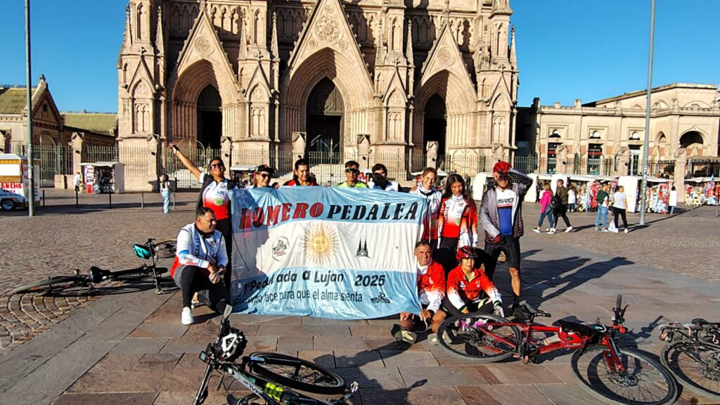“Romero Pedalea”-PORTADA