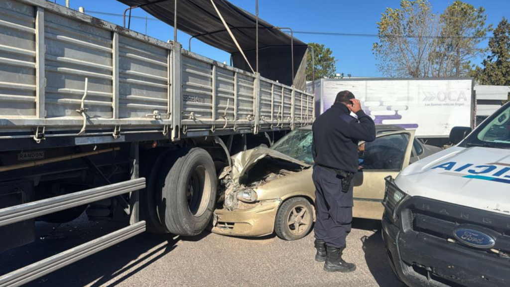 ACCIDENTE AV 520 ENTRE 197 Y 200