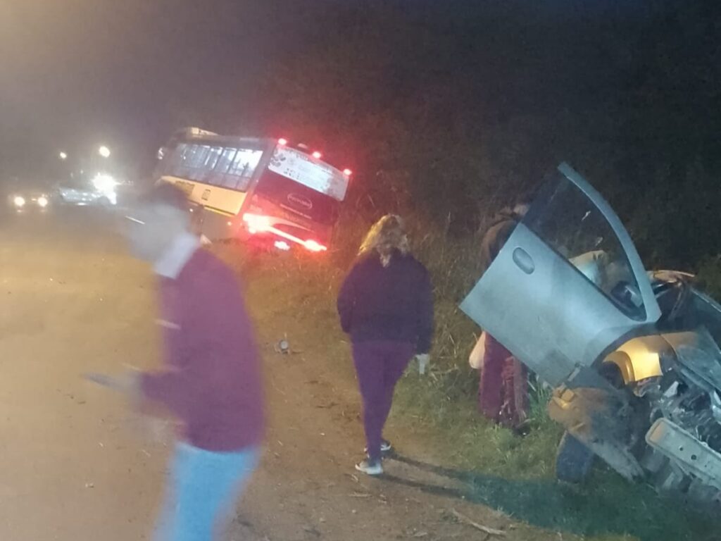 ACCIDENTE MICRO AUTO AV. 60 Y 161 (2)