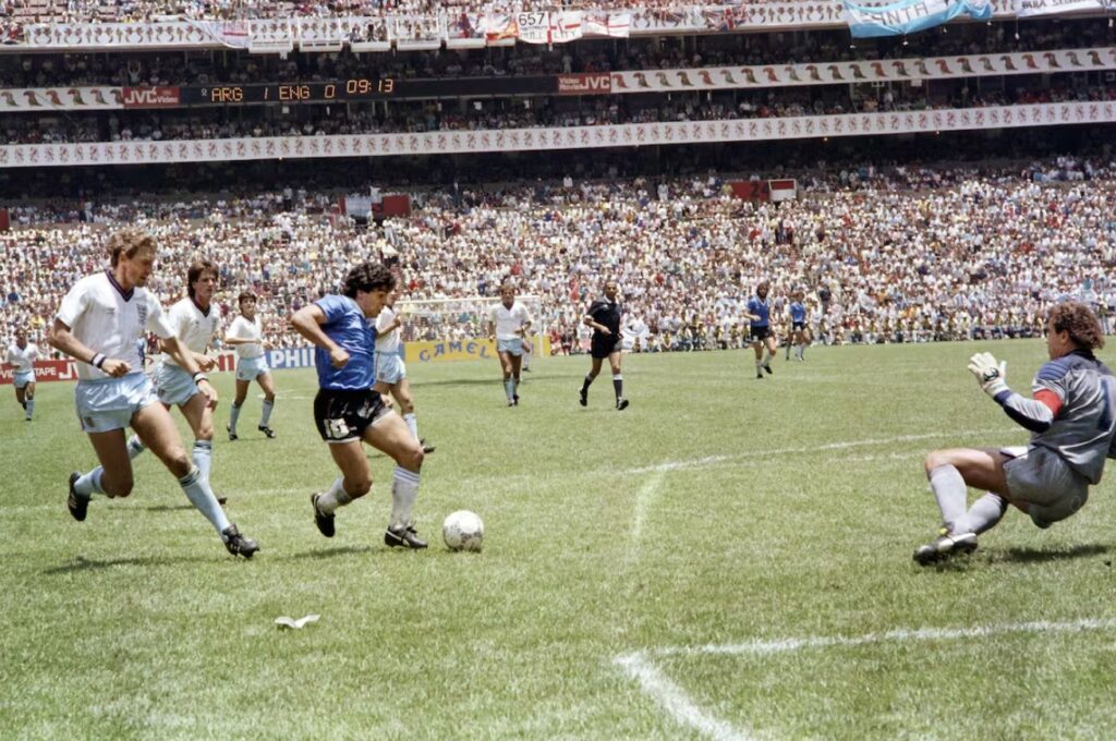 GOL-DEL-SIGLO-MARADONA-HOMENAJE