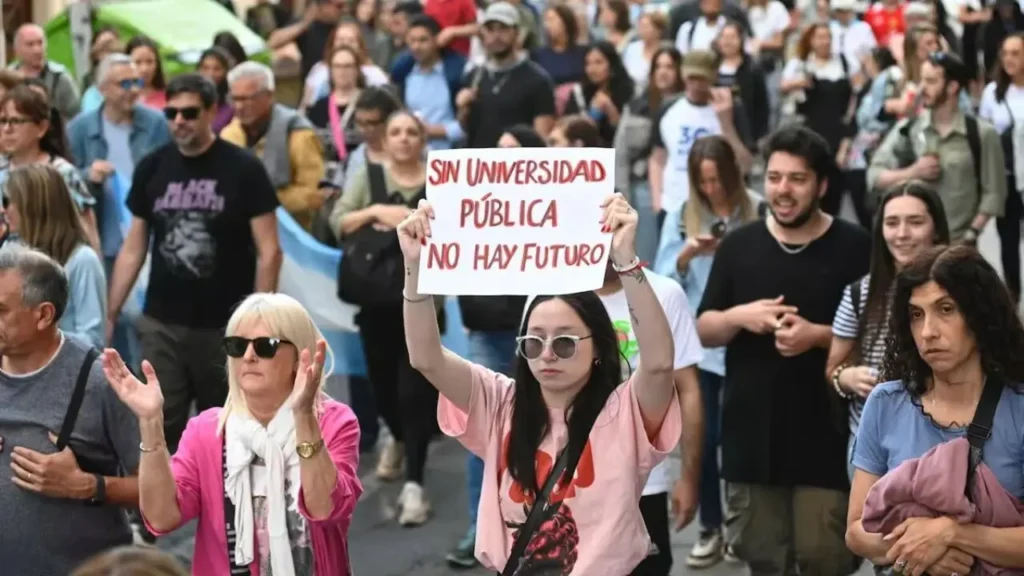 Marcha-universitaria-1