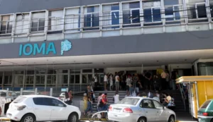 paro-medicos-la-plata-ioma-atencion-turnos