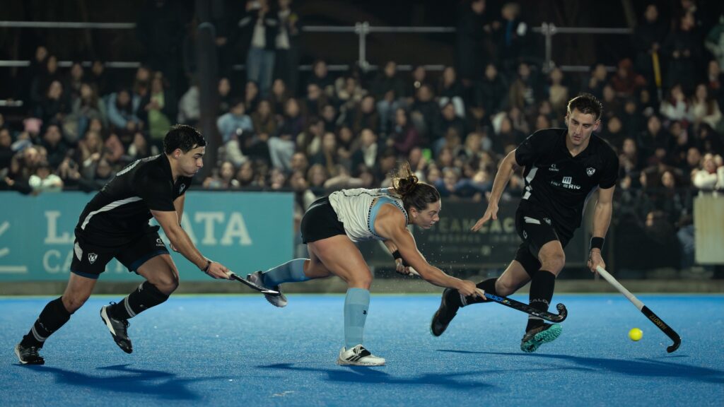 LAS-LEONAS.jpg