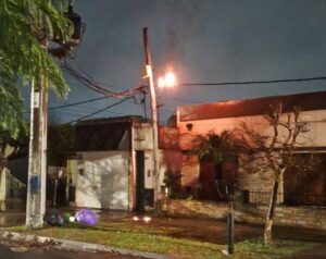 Tensión por un incendio en cables eléctricos en 63 entre 141 bis y 142 - los hornos