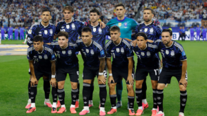 argentina-camiseta-azul-alternativa-semifinal-inglaterra-