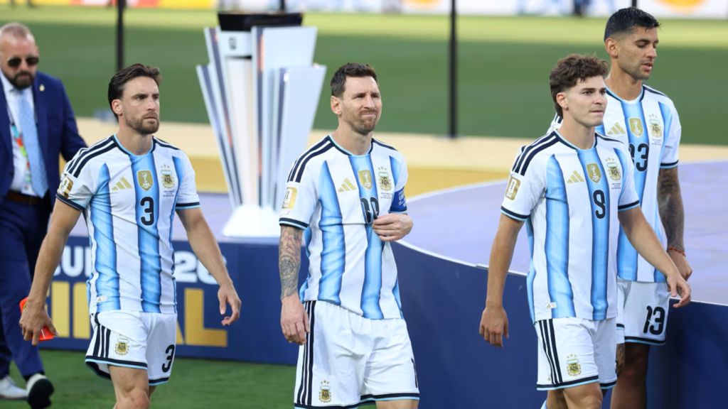 la-seleccion-argentina-llegara-hoy-al-pais-foto-1