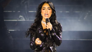 LALI-ESPOSITO-SHOW-RIVER-