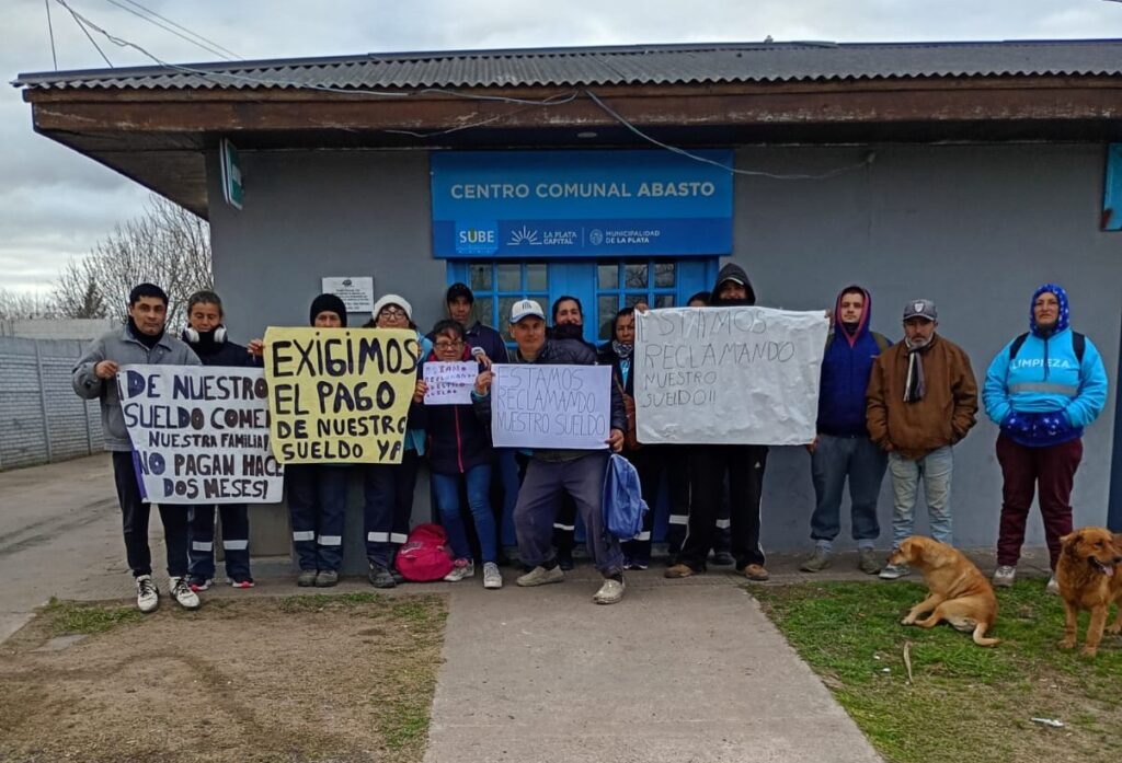 PROTESTA-TRABAJADORES-MUNICIPALES-DELEGACION-ABASTO-FALTA-DE-PAGOS