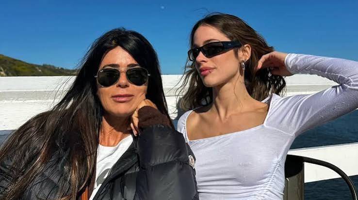 TINI Y SU MAMÁ
