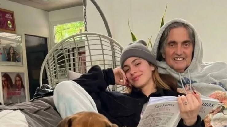 TINI Y SU PAPÁ