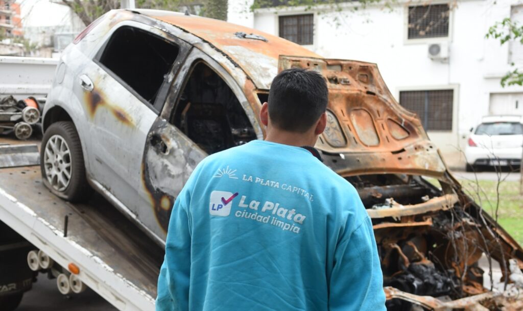 autos-abandonados-retirados-compactados-