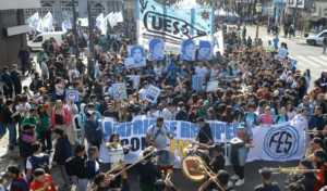 marcha-la-noche-los-lapices