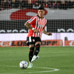 Estudiantes perdió sobre el final ante San Lorenzo y ya piensa en la Libertadores