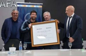 MESSI HONORIS CAUSA UBA